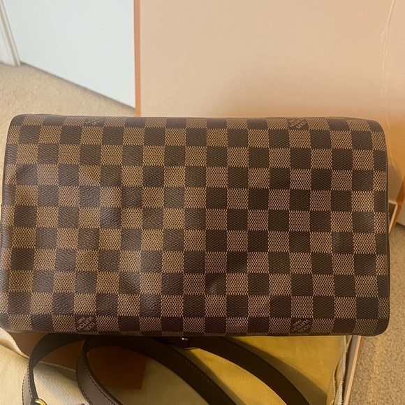 Authentic Louis Vuitton Speedy Bandouliere 30 - Picture 6 of 14
